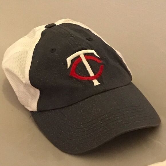 Women's Fan Favorite MLB Minnesota Twins Sparkly Baseball Hat - Picture 3 of 14